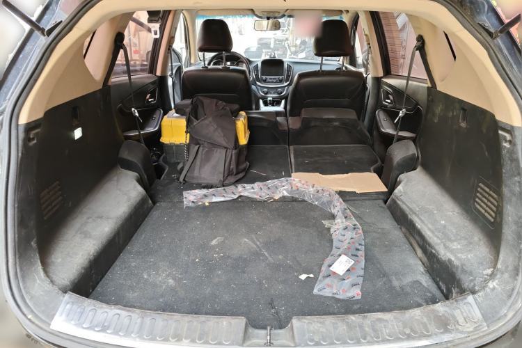 Used Baojun 560 2015 1.8L manual luxury version Trunk