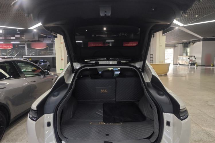 Used IM LS6 2023 Max Standard Edition Trunk