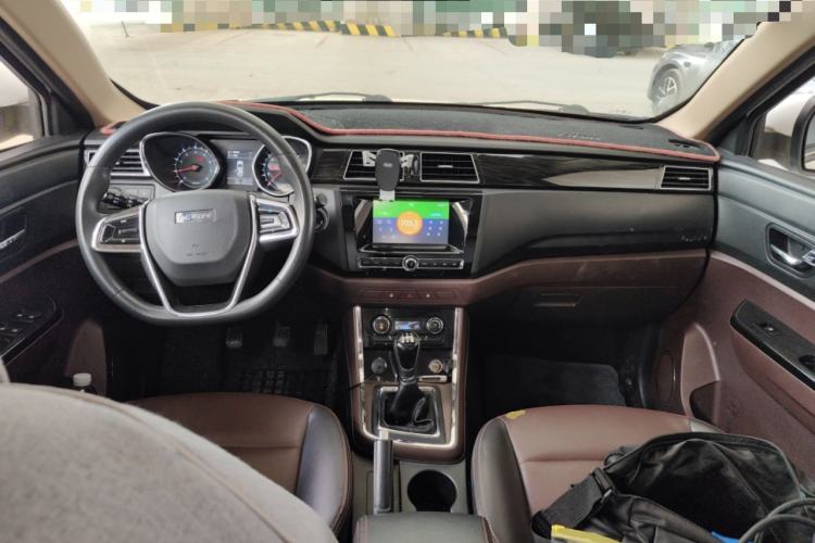 Used Lifan Auto Myway 2016 1.5L Manual Elite Version Center Console