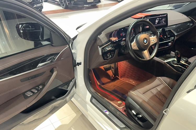 Used BMW 5 Series 2022 Second Facelift 525Li M Sport Package