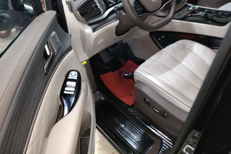 Used Denza D9 2022 DM-i 970 Four-Wheel Drive Flagship Model Driver Seat