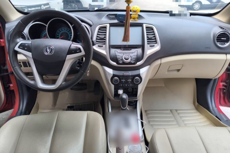 Used CHANGAN Eado 2014 1.6L Automatic Luxury Model Center Console