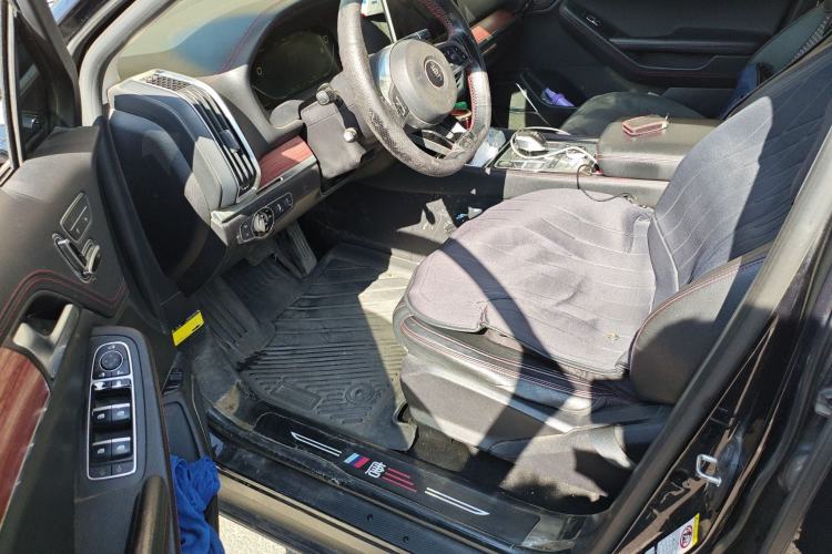 Used BYD Tang New Energy 2018 DM 2.0T All-Wheel Drive Smart Connectivity Luxury Model 7 Seats China V Emission Standard