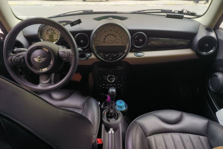 Used MINI 2011 1.6L ONE
