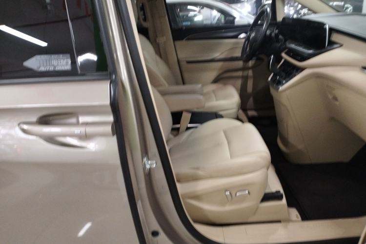 Used Buick GL8 2023 ES Lu Zun Deluxe Model Right Front Seat