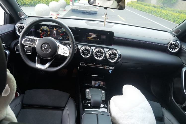 Used Mercedes-Benz A-Class 2022 Second Facelift A 200 L Sport Sedan Fashion Version
