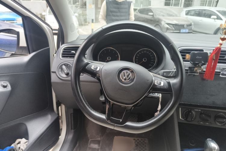 Used Volkswagen Polo 2016 1.6L Automatic Comfort Model
