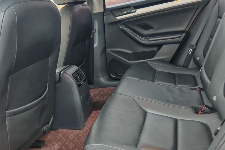 Used Volkswagen Sagitar 2016 230TSI 25th Anniversary Edition Interior 2