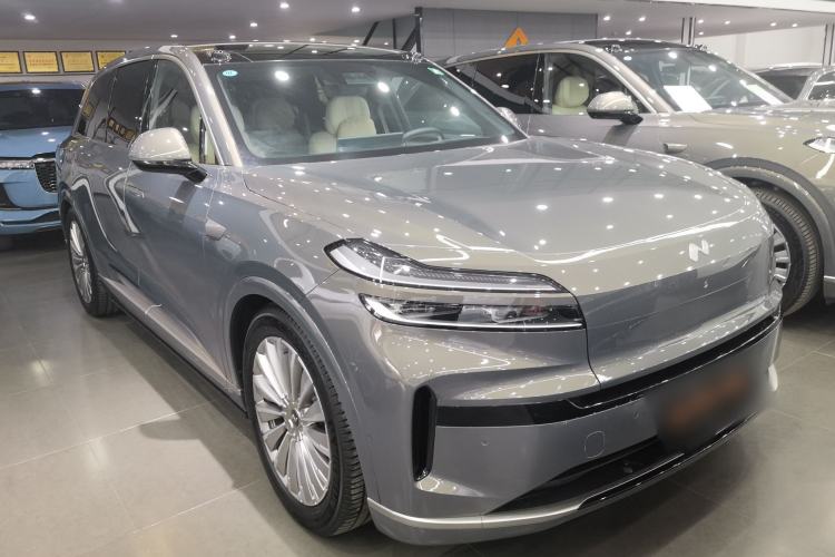 Used ONVO Luxeed L90 2025 Model—Ultra Six-Seater Version Front Right 45 Deg