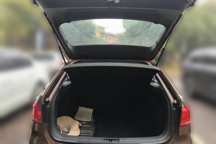 Used Volkswagen Cross Lavida 2014 1.4TSI DSG
