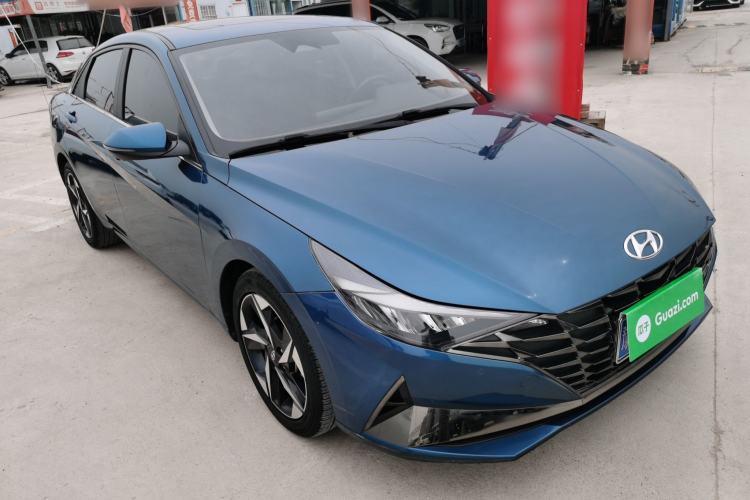 Used Hyundai Elantra 2021 1.5L CVT LUX Prestige Edition Front Right 45 Deg