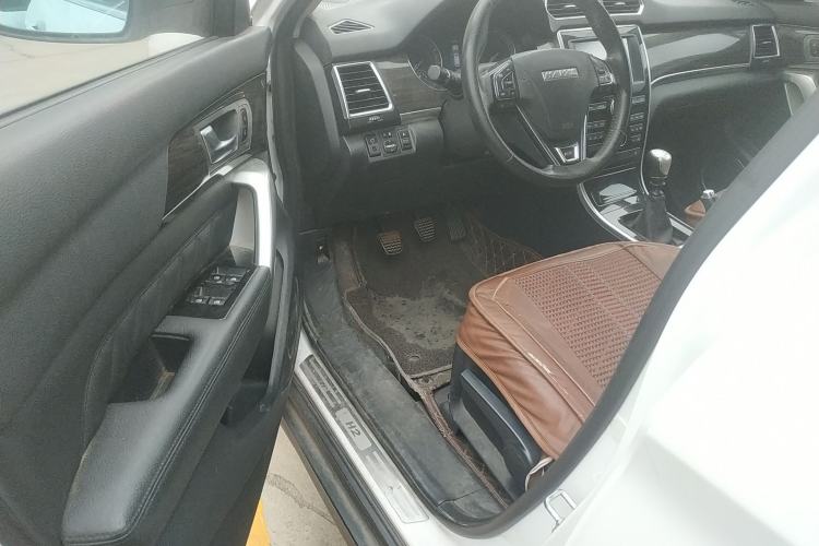 Used Haval H2 2016 Red Label 1.5T Manual Two-Wheel Drive Elite Model Driver Seat