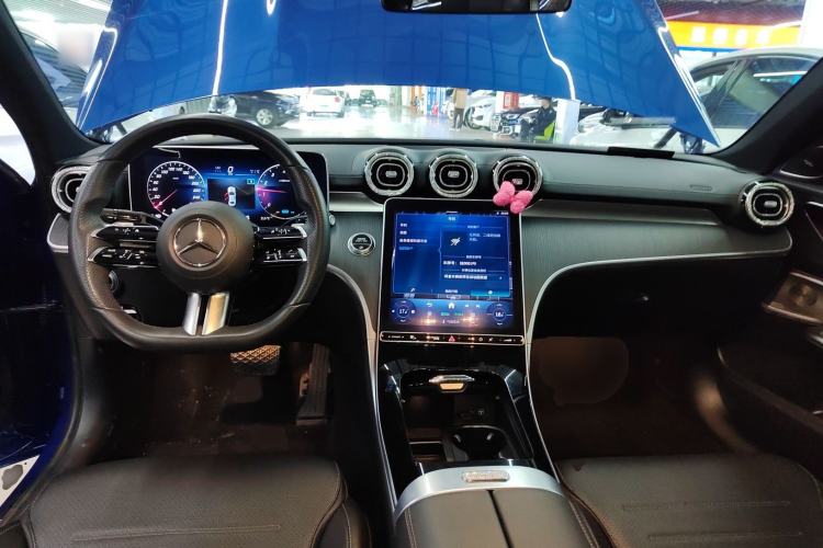 Used Mercedes-Benz C-Class 2022 C 260 L Obsidian Night Sport Edition Center Console