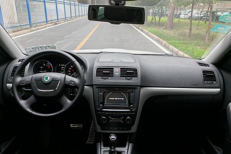 Used Skoda Yeti 2013 1.8T DSG Prestige Edition Interior 1