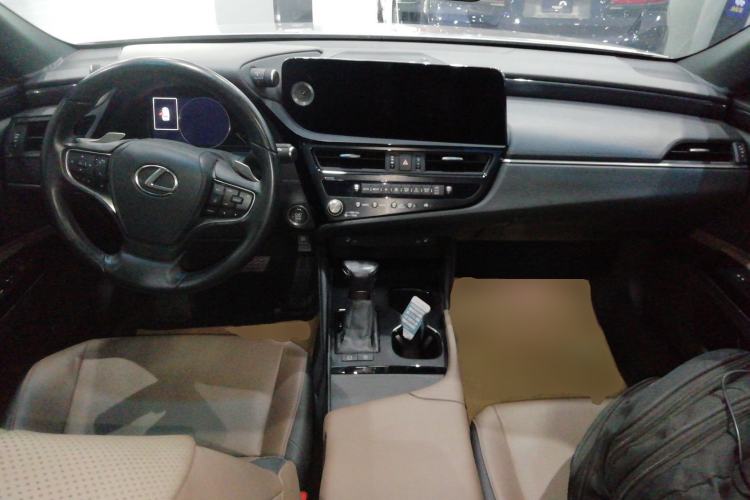 Used Lexus ES 2022 200 Excellence Edition
