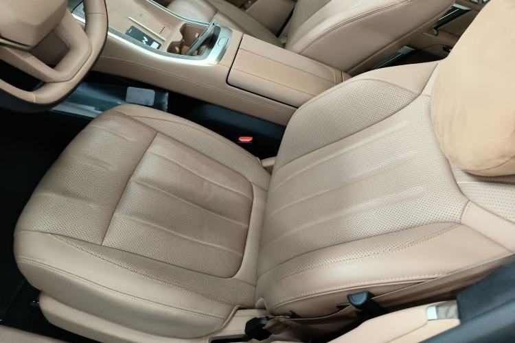 Used ONVO Luxeed L90 2025 Model—Max Six-Seater Version Left Front Seat