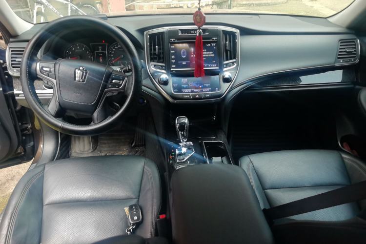 Used Toyota Crown 2018 2.0T Fashion Edition Center Console