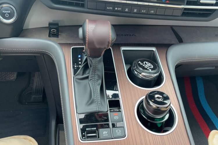 Used Toyota SIENNA 2024 2.5L Hybrid Comfort Edition