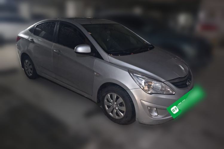 Used Hyundai Verna (older generation) 2010 Sedan 1.4L Manual Comfort GS Front Right 45 Deg