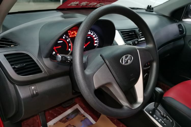 Used Hyundai Verna Ray 2014 1.4L Automatic TOP
