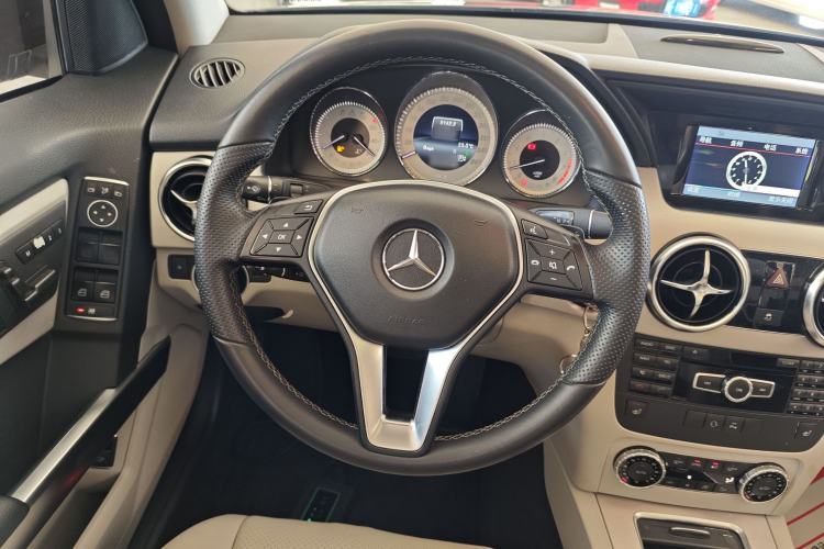 Used Mercedes-Benz GLK-Class 2013 GLK 300 4MATIC Dynamic Sunroof Model Steering Wheel