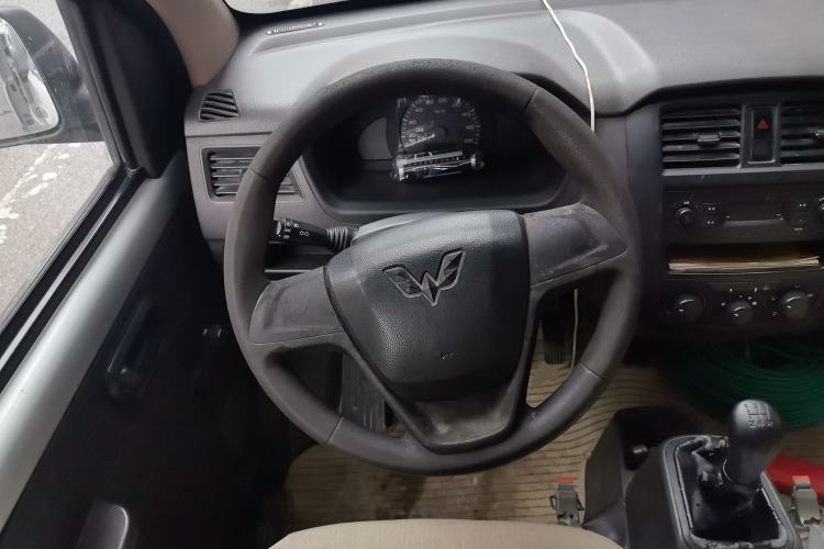 Used Wuling Rongguang 2014 1.2L S Base Model
