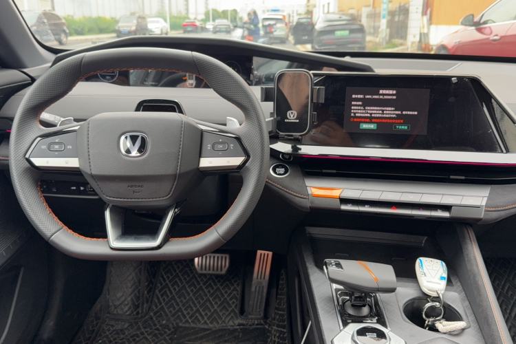 Used CHANGAN UNI-V 2024 1.5T Prestige Sport Edition Center Console