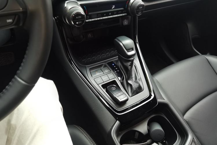 Used Toyota Wildlander 2024 2.0L CVT Two-Wheel Drive Luxury PLUS Edition
