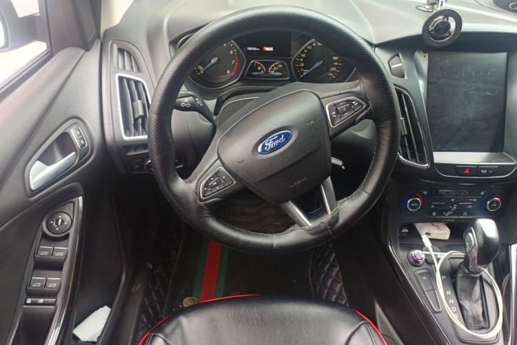 Used Ford Focus 2017 Sedan EcoBoost 180 Automatic Elite Model Steering Wheel