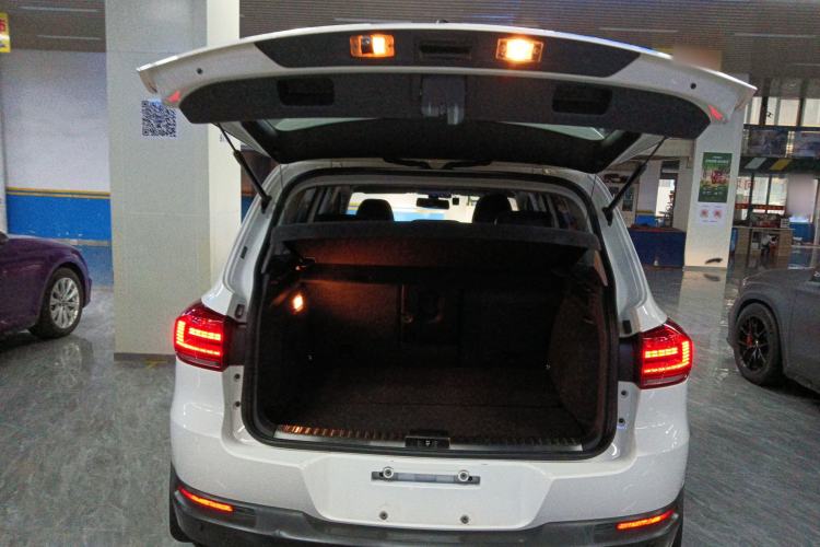 Used Volkswagen Tiguan 2017 300TSI Automatic Two-Wheel Drive Silk Road Comfort Edition Trunk