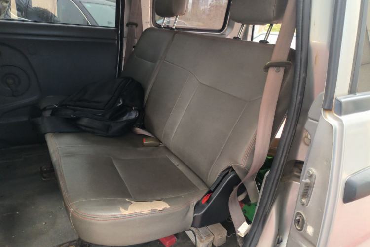 Used Dongfeng Shuaike 2013 Revised Version 1.5L Manual Standard Trim 5 Seats China IV Standard
