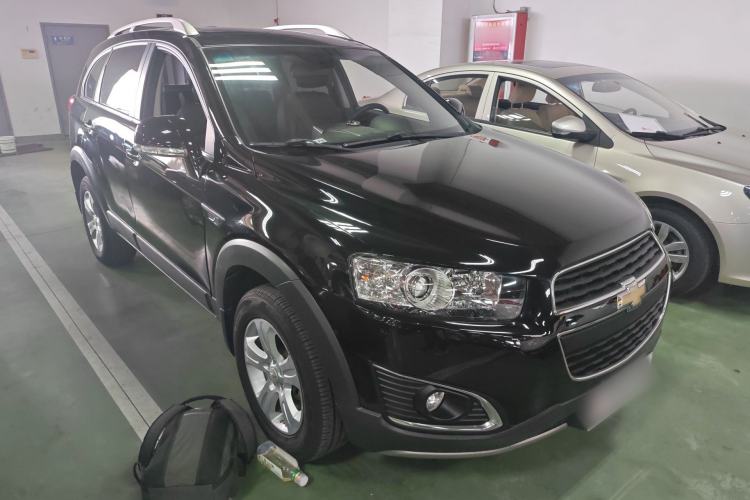 Used Chevrolet Captiva 2015 2.4L Two-Wheel Drive Urban Version 7 Seats Front Right 45 Deg