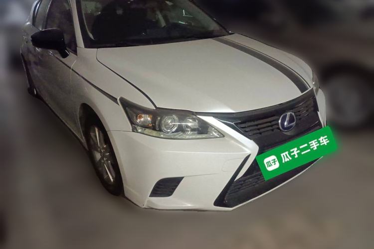 Used Lexus CT 2014 CT200h Elite Edition Monochrome Front Right 45 Deg