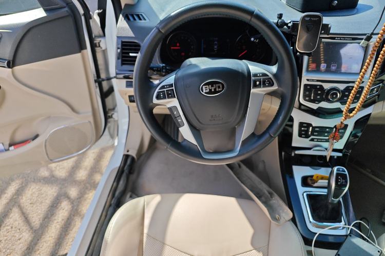 Used BYD e5 2018 450 Smart Connect Enjoyment Version