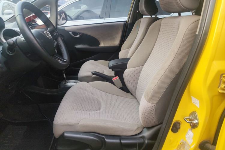 Used Honda Fit 2011 1.3L automatic comfort version
