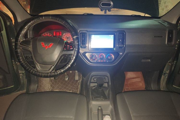 Used Wuling Zhengtu 2021 1.5L Adventure LAR Center Console