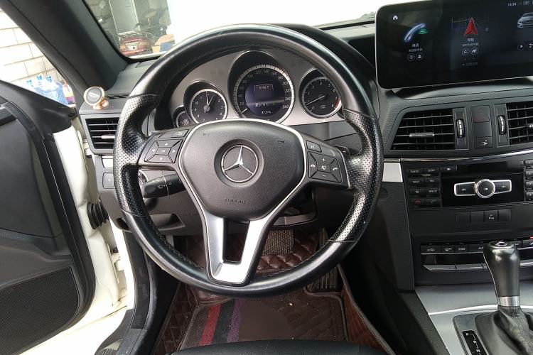 Used Mercedes-Benz E-Class 2012 E 200 CGI Coupe Steering Wheel