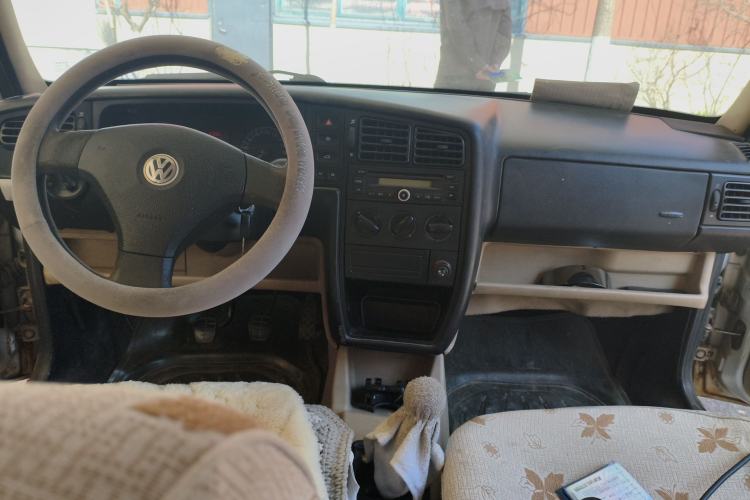 Used Volkswagen Jetta 2010 1.6L Vanguard Center Console