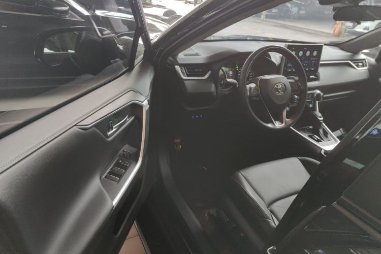 Used Toyota Wildlander 2022 2.0L CVT Two-Wheel Drive Luxury PLUS Edition
