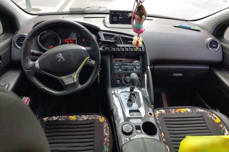 Used Peugeot 3008 2013 1.6THP Automatic Prestige Edition Center Console