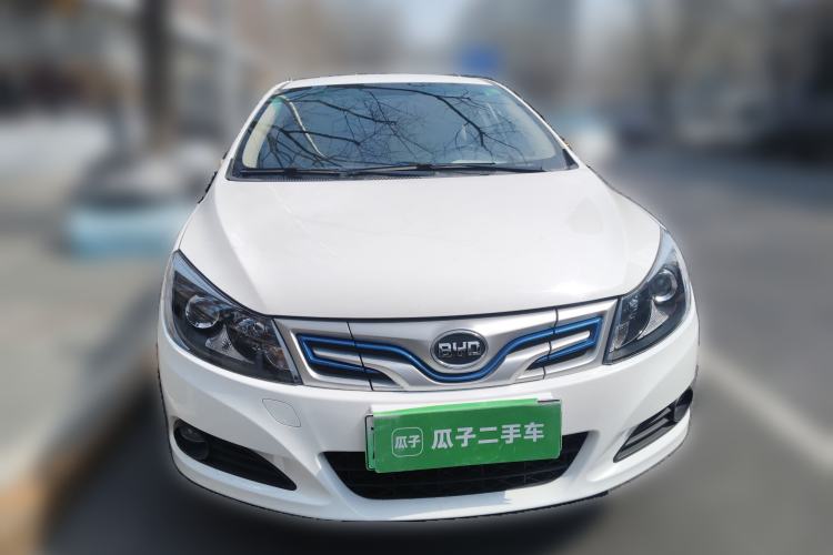 Used BYD e5 2018 450 Smart Connect Enjoyment Version
