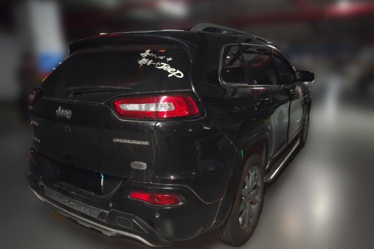 Used Jeep Cherokee 2017 2.4L Professional Edition
