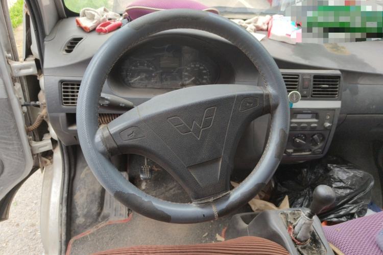 Used Wuling Rongguang 2011 1.2L Base Version
