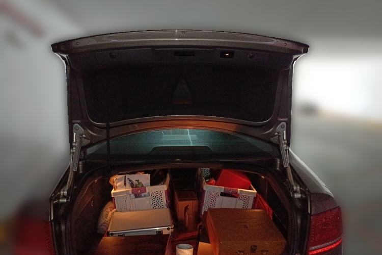 Used Volkswagen Phaeton 2011 3.6L V6 4-Seater Extended-Length Individual Edition Trunk