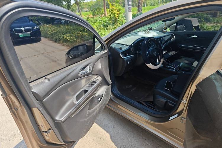 Used Buick Verano 2017 Sedan 20T Dual-Clutch Leading Model
