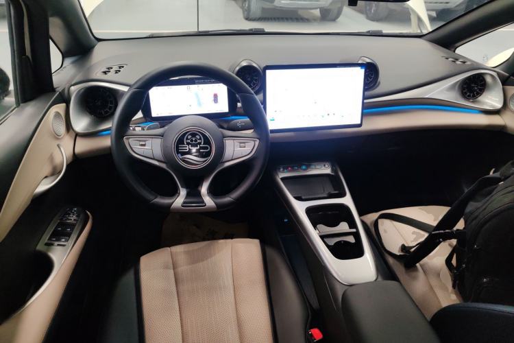 Used BYD Dolphin 2025 Intelligent Driving Version 410 km Fashion Edition Center Console