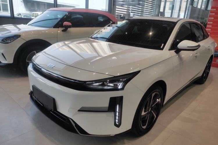 Used Geely Galaxy L6 2024 125km PLUS Dragon Edition