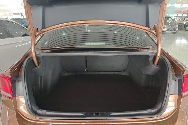 Used Volkswagen Lamando 2015 230TSI DSG Fashion Edition