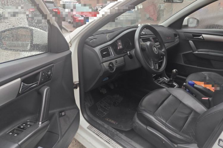 Used Volkswagen Lavida 2013 1.6L Manual Comfort Edition
