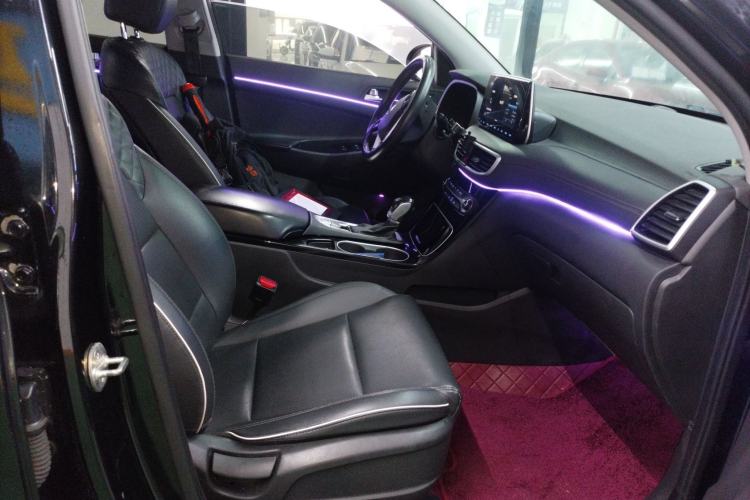 Used Hyundai Tucson 2019 280TGDi Dual-Clutch Two-Wheel Drive Fashion Edition China VI Standard
